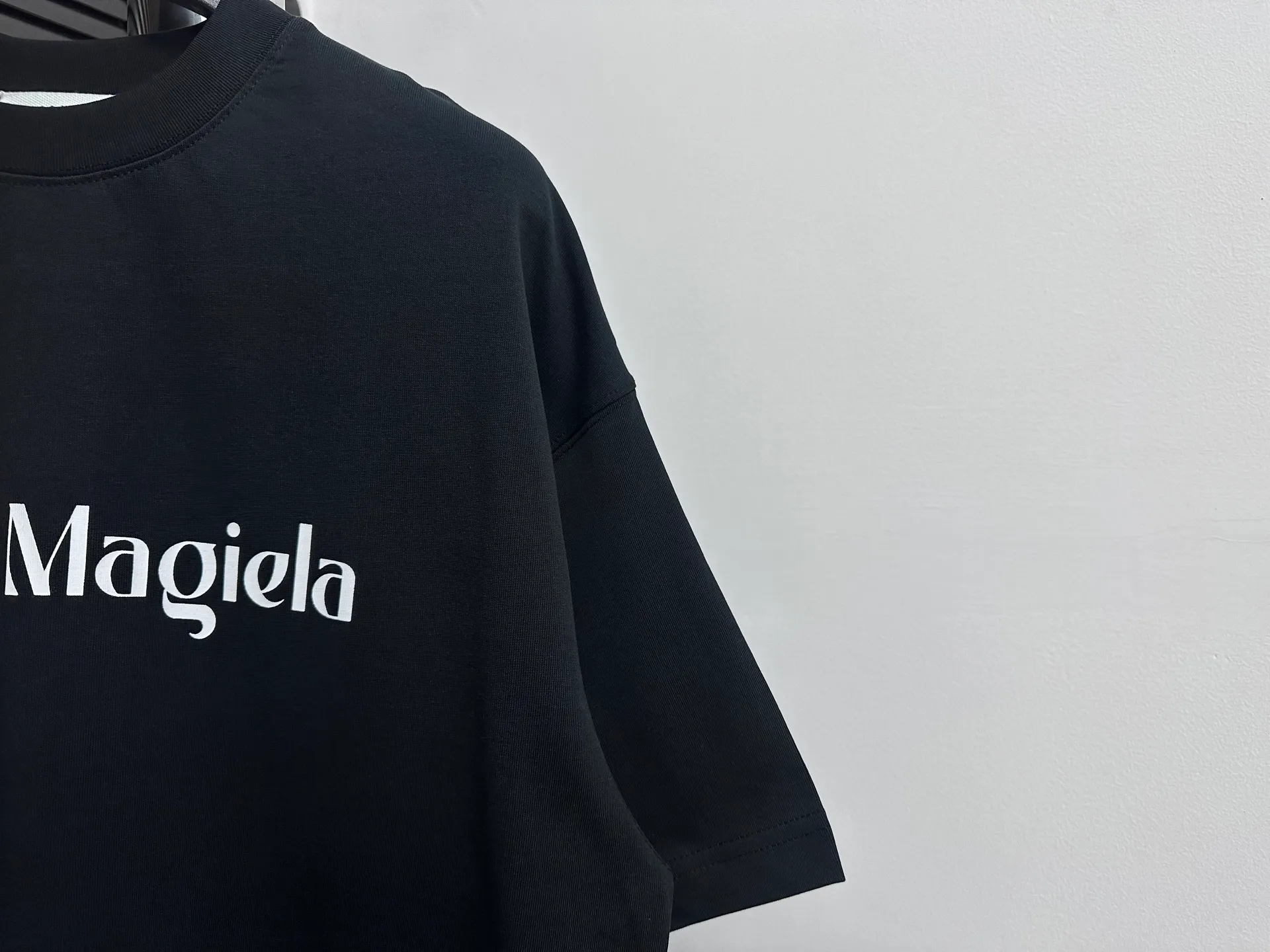 【Maison Margiela】 24ss T logo ， Retro Same Style t Versatile ：Black，White Size：s-xl